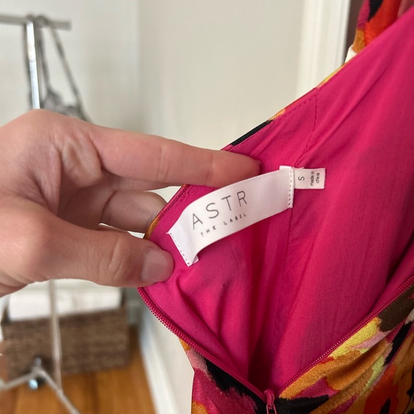 ASTR The Label “Bellerose Satin Midi Dress” - Picture 4 of 6